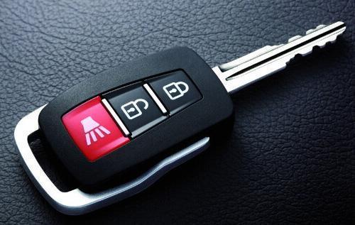 安龙专业开锁师傅提醒您：车钥匙丢了或掉车里正确应对方法